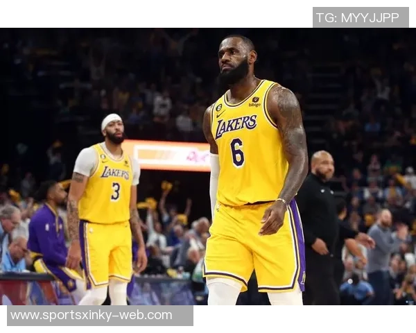 湖人训练营亮点频现替补阵容超越主力范德比尔特健康回归助力球队 湖人训练营亮点频现替补阵容超越主力范德比尔特健康回归助力球队