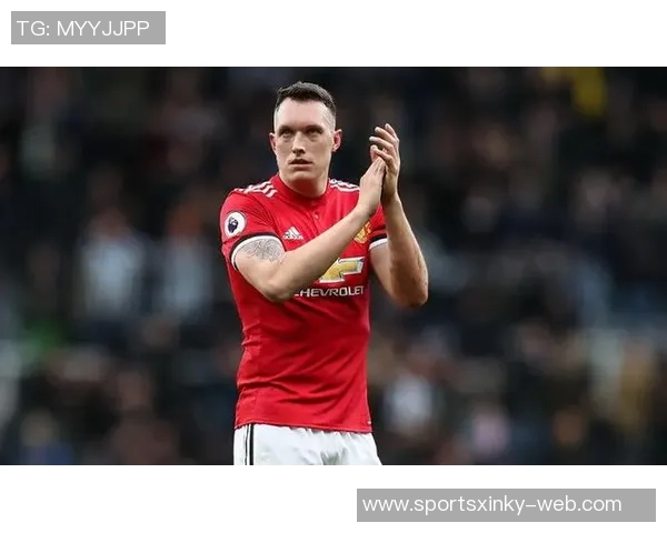 阿贾克斯冬窗目标哈特曼与伯恩利首次接触已展开谈判